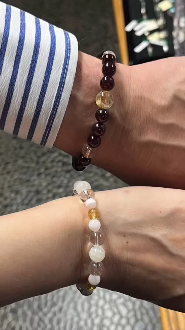 ご夫婦でオリジナルブレスレットをお作りになられました。