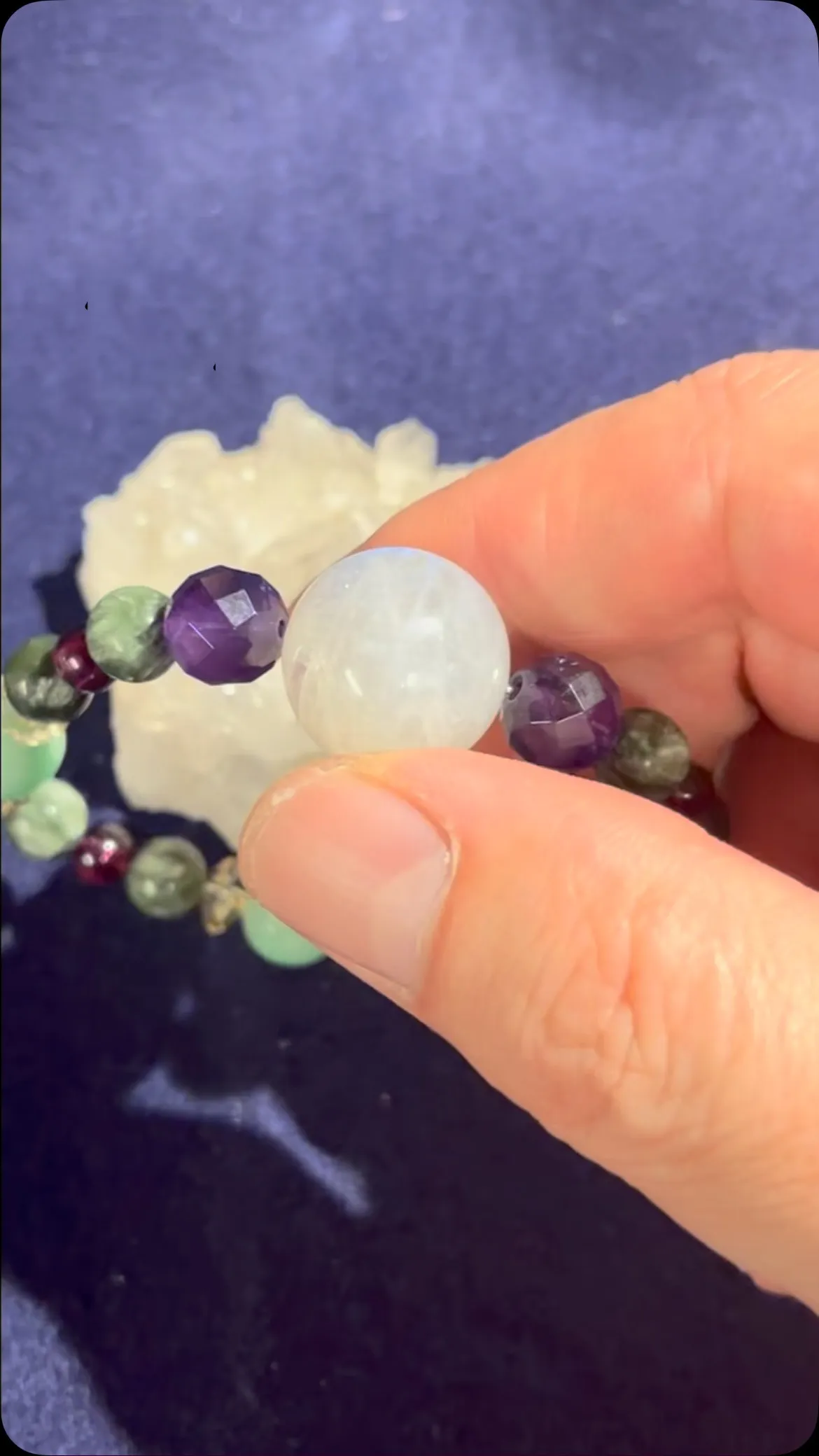 ハイクオリティレインボームーンストーンを使って