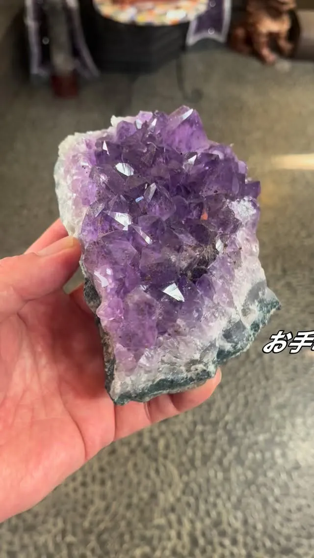 お手頃サイズの綺麗な🤩アメジスト入荷しました。